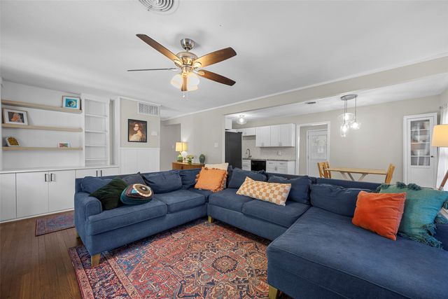 3829 Byers Avenue, Fort Worth, TX 76107