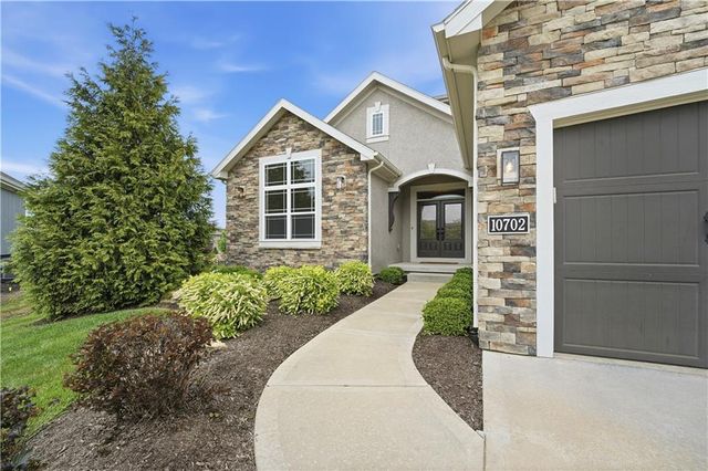 10702 W 171st Terrace, Overland Park, KS 66221