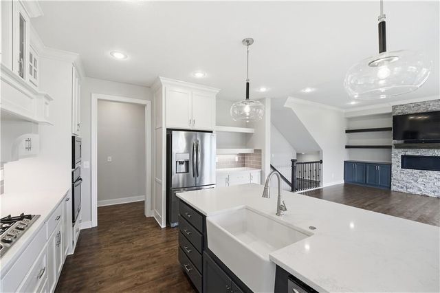 10702 W 171st Terrace, Overland Park, KS 66221
