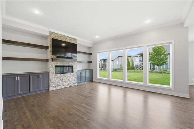 10702 W 171st Terrace, Overland Park, KS 66221