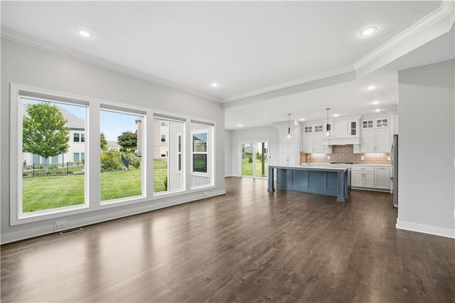 10702 W 171st Terrace, Overland Park, KS 66221