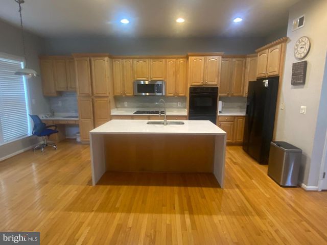13030 GREG ROY LN, Herndon, VA 20171
