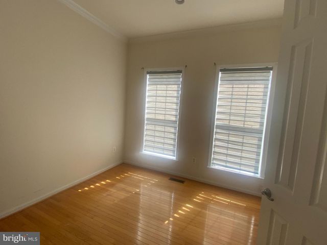13030 GREG ROY LN, Herndon, VA 20171