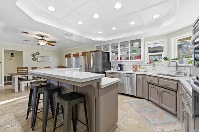 20901 Oak Glen Avenue, Tehachapi, CA 93561