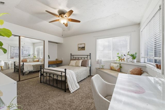 20901 Oak Glen Avenue, Tehachapi, CA 93561