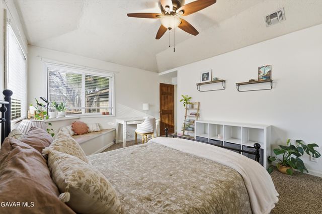 20901 Oak Glen Avenue, Tehachapi, CA 93561