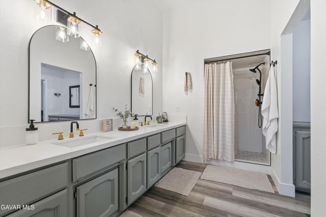 20901 Oak Glen Avenue, Tehachapi, CA 93561