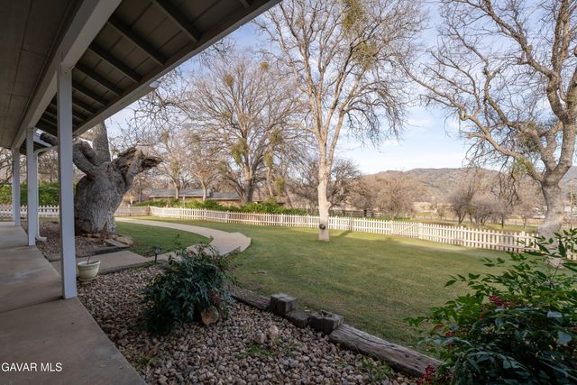 20901 Oak Glen Avenue, Tehachapi, CA 93561