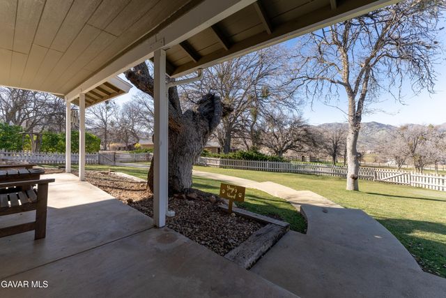 20901 Oak Glen Avenue, Tehachapi, CA 93561