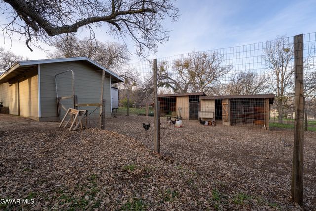 20901 Oak Glen Avenue, Tehachapi, CA 93561