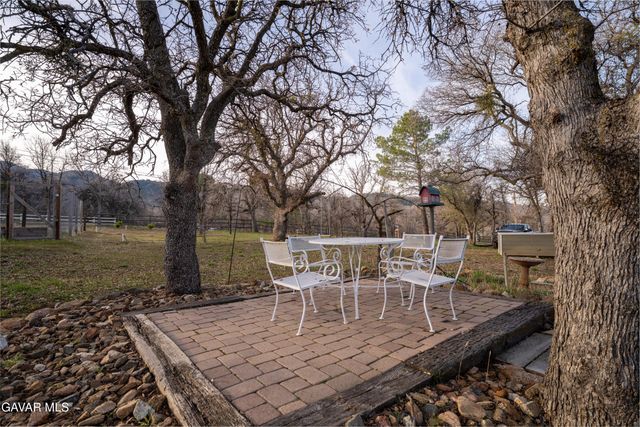 20901 Oak Glen Avenue, Tehachapi, CA 93561