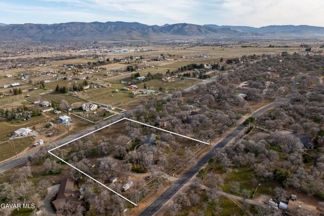 20901 Oak Glen Avenue, Tehachapi, CA 93561