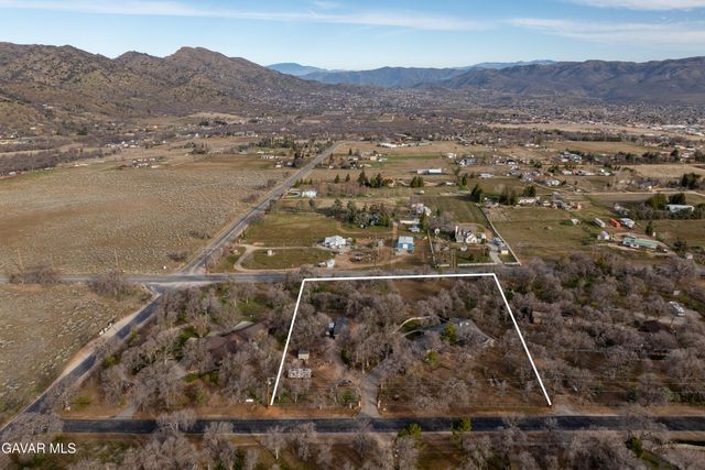 20901 Oak Glen Avenue, Tehachapi, CA 93561