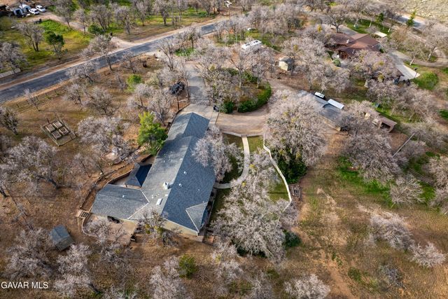 20901 Oak Glen Avenue, Tehachapi, CA 93561