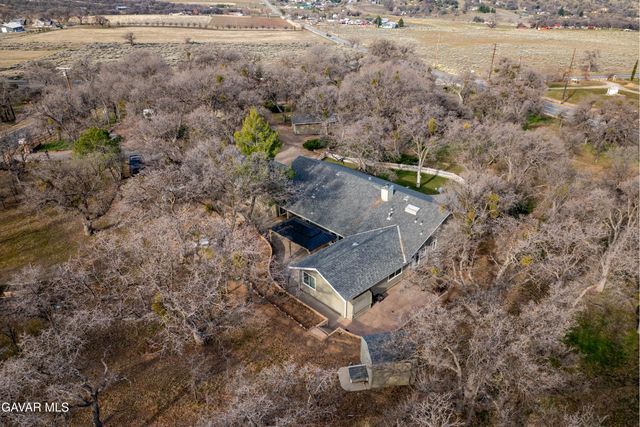 20901 Oak Glen Avenue, Tehachapi, CA 93561