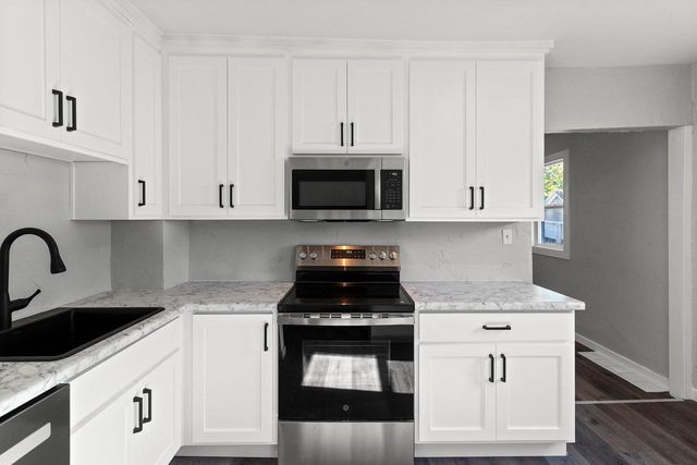 1119 N RICHMOND STREET, Appleton, WI 54911