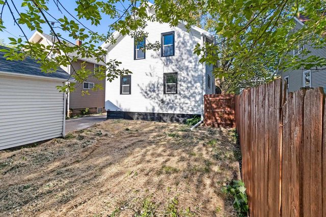 1119 N RICHMOND STREET, Appleton, WI 54911