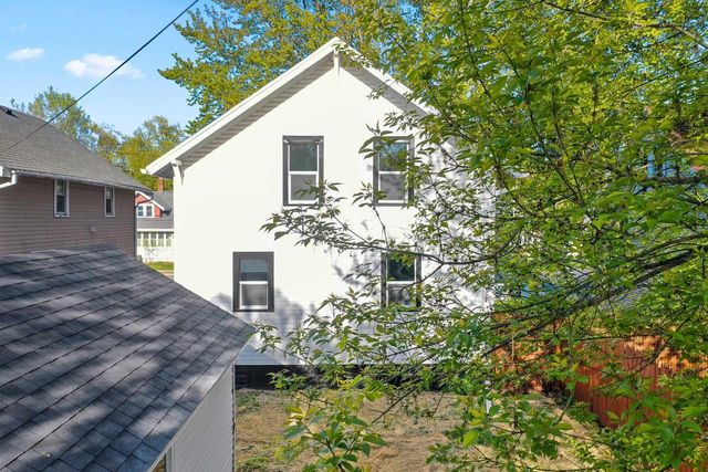 1119 N RICHMOND STREET, Appleton, WI 54911