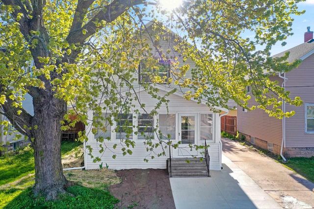 1119 N RICHMOND STREET, Appleton, WI 54911