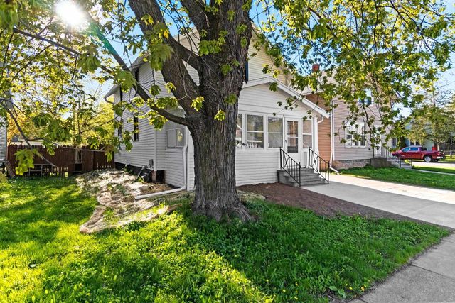 1119 N RICHMOND STREET, Appleton, WI 54911