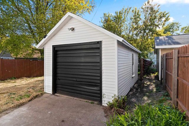 1119 N RICHMOND STREET, Appleton, WI 54911