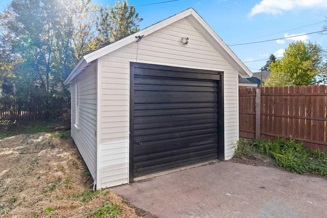 1119 N RICHMOND STREET, Appleton, WI 54911