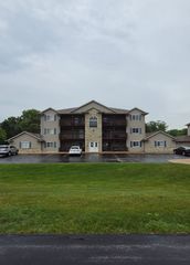 109 E Price Street 301, Eldridge, IA 52748