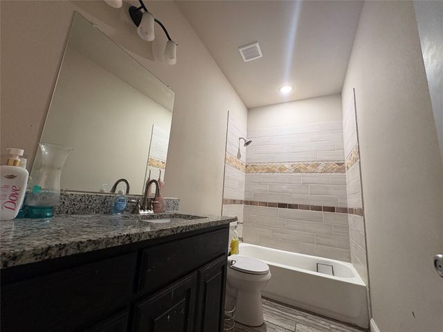 433 Sabine Avenue, Cleburne, TX 76031