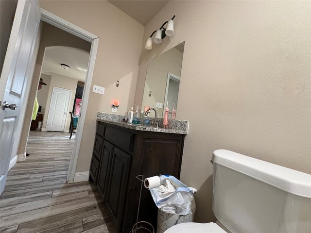 433 Sabine Avenue, Cleburne, TX 76031