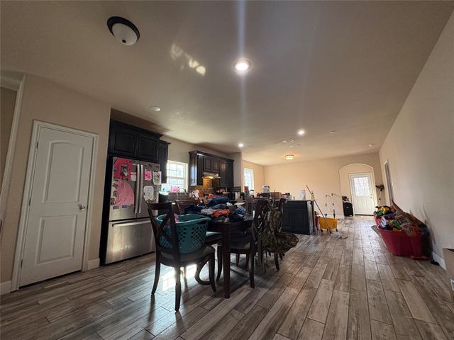 433 Sabine Avenue, Cleburne, TX 76031