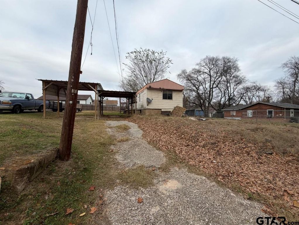 205 Barker, Athens, TX 75751