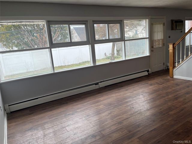 54 Ramble Lane, Levittown, NY 11756