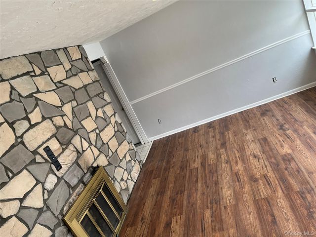 54 Ramble Lane, Levittown, NY 11756