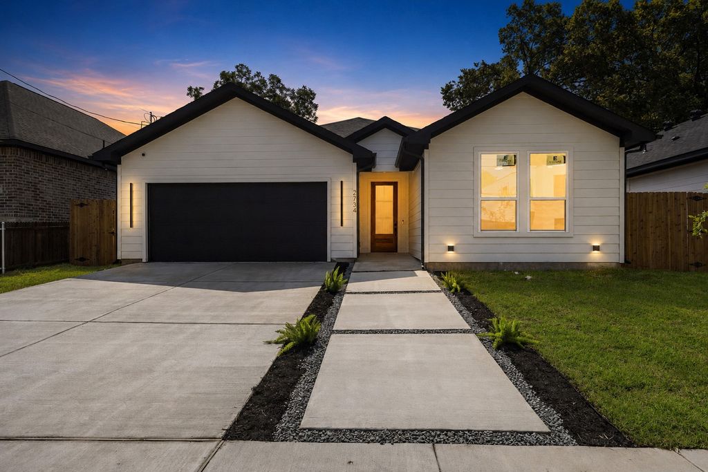2734 Marburg Street, Dallas, TX 75215