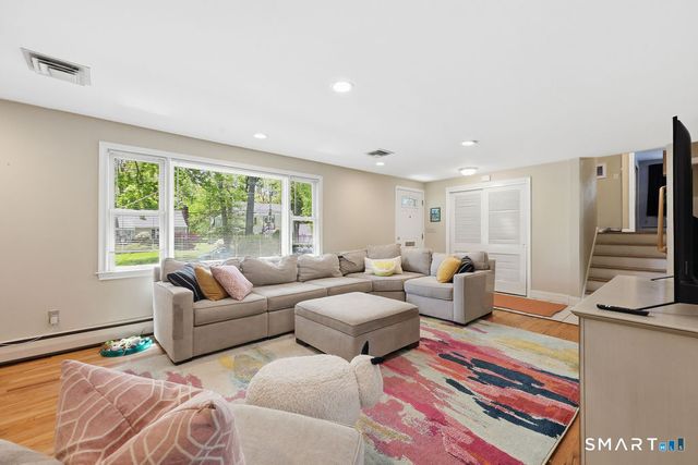 37 Stoneham Drive, West Hartford, CT 06117