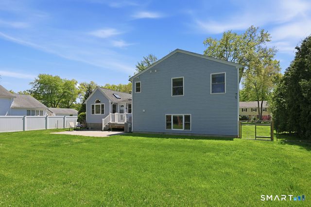 37 Stoneham Drive, West Hartford, CT 06117