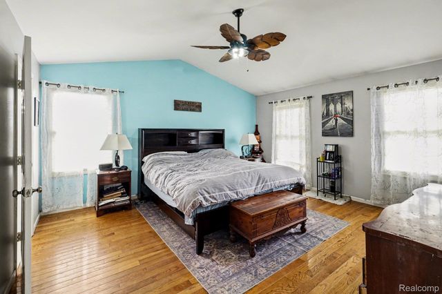 9270 Anacapa Bay Drive, Hamburg Township, MI 48169