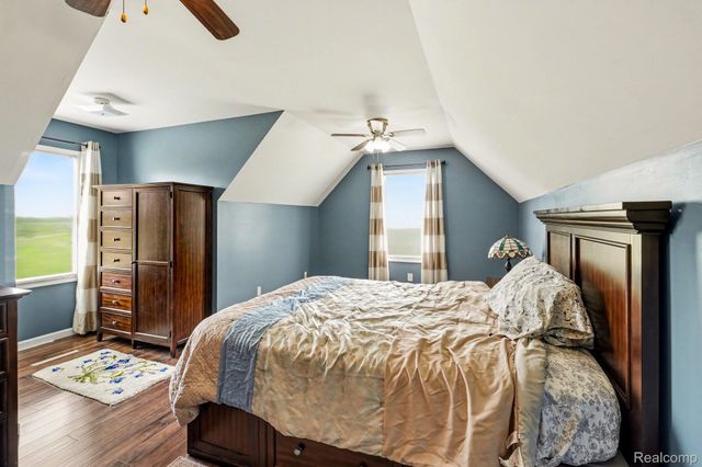 9270 Anacapa Bay Drive, Hamburg Township, MI 48169