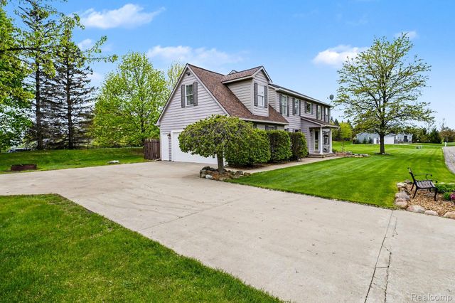 9270 Anacapa Bay Drive, Hamburg Township, MI 48169
