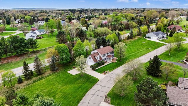 9270 Anacapa Bay Drive, Hamburg Township, MI 48169