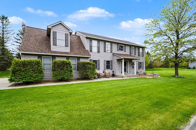 9270 Anacapa Bay Drive, Hamburg Township, MI 48169