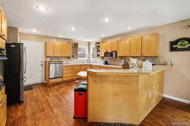 9270 Anacapa Bay Drive, Hamburg Township, MI 48169