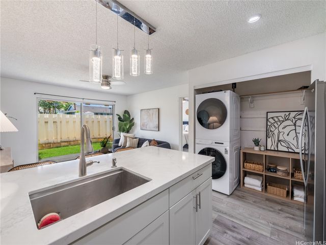 94-749 Paaono Street E5, Waipahu, HI 96797