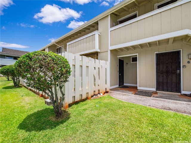 94-749 Paaono Street E5, Waipahu, HI 96797