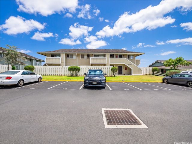 94-749 Paaono Street E5, Waipahu, HI 96797
