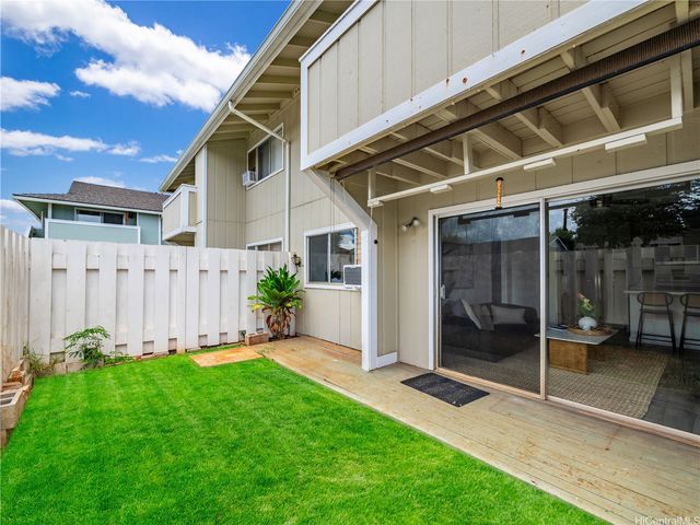 94-749 Paaono Street E5, Waipahu, HI 96797