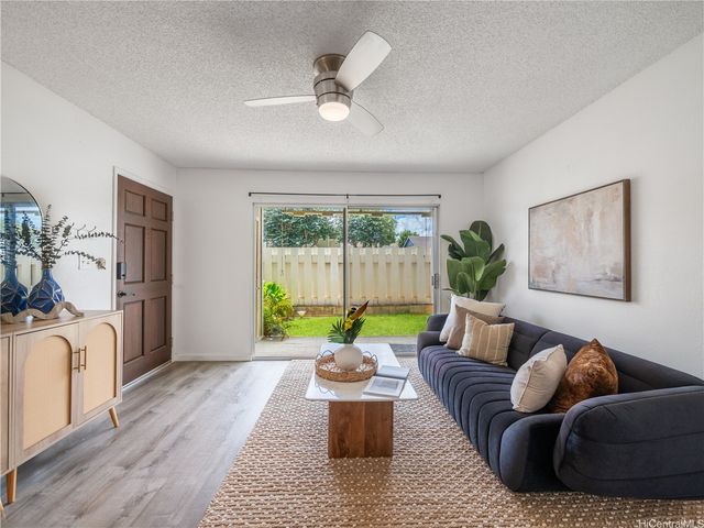 94-749 Paaono Street E5, Waipahu, HI 96797