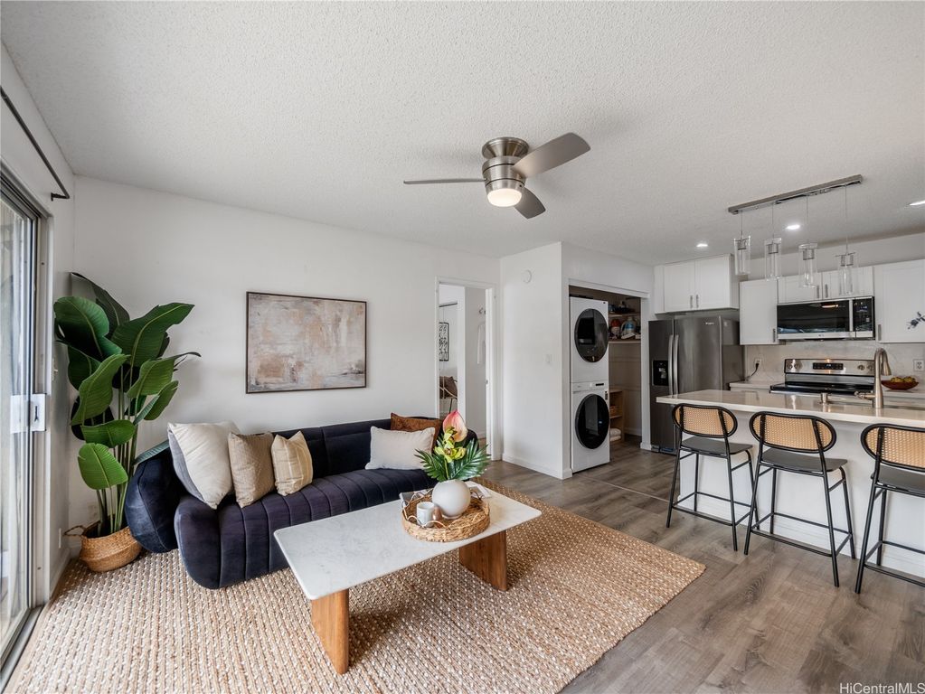 94-749 Paaono Street E5, Waipahu, HI 96797