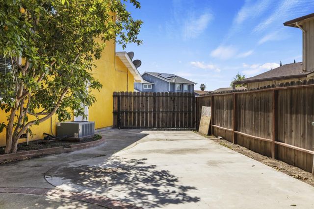 800 Treasure Lane, Manteca, CA 95337