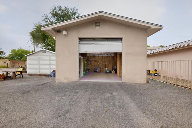 8901 Rio Grande Boulevard NW, Albuquerque, NM 87114